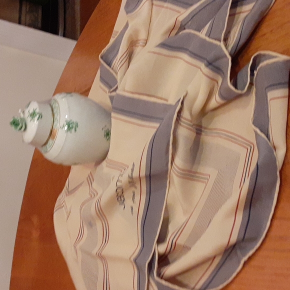 Vtg Jacomo Silk Scarf Italy 33"×33"L - Picture 5 of 16